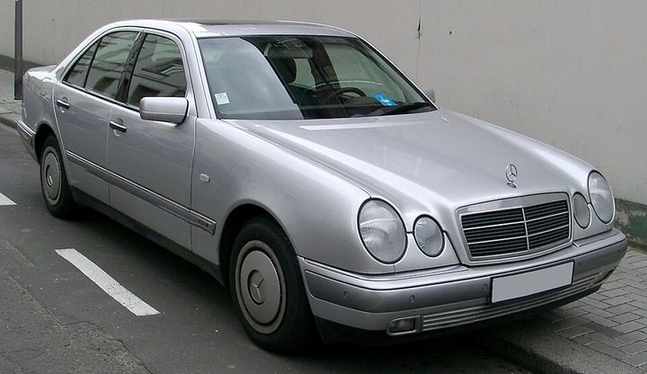 Mercedes-Benz E-Class W210, 1995–2002