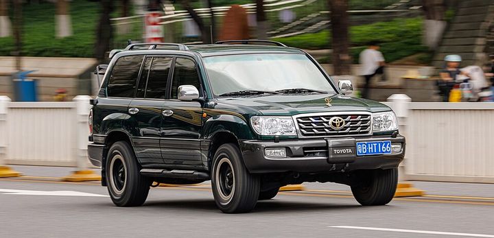 Toyota Land Cruiser J100, 1998–2007